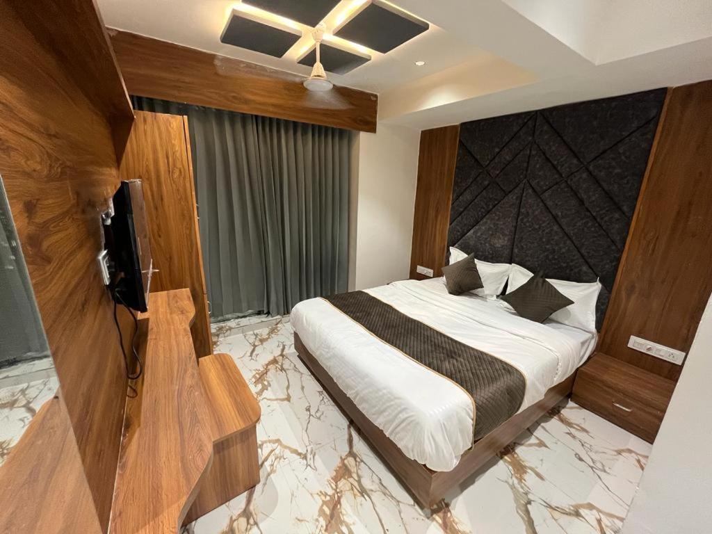 Hotel Paramount Villa Gandhinagar Extérieur photo
