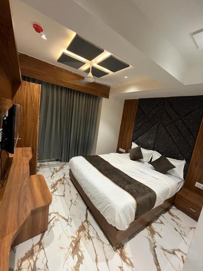 Hotel Paramount Villa Gandhinagar Extérieur photo