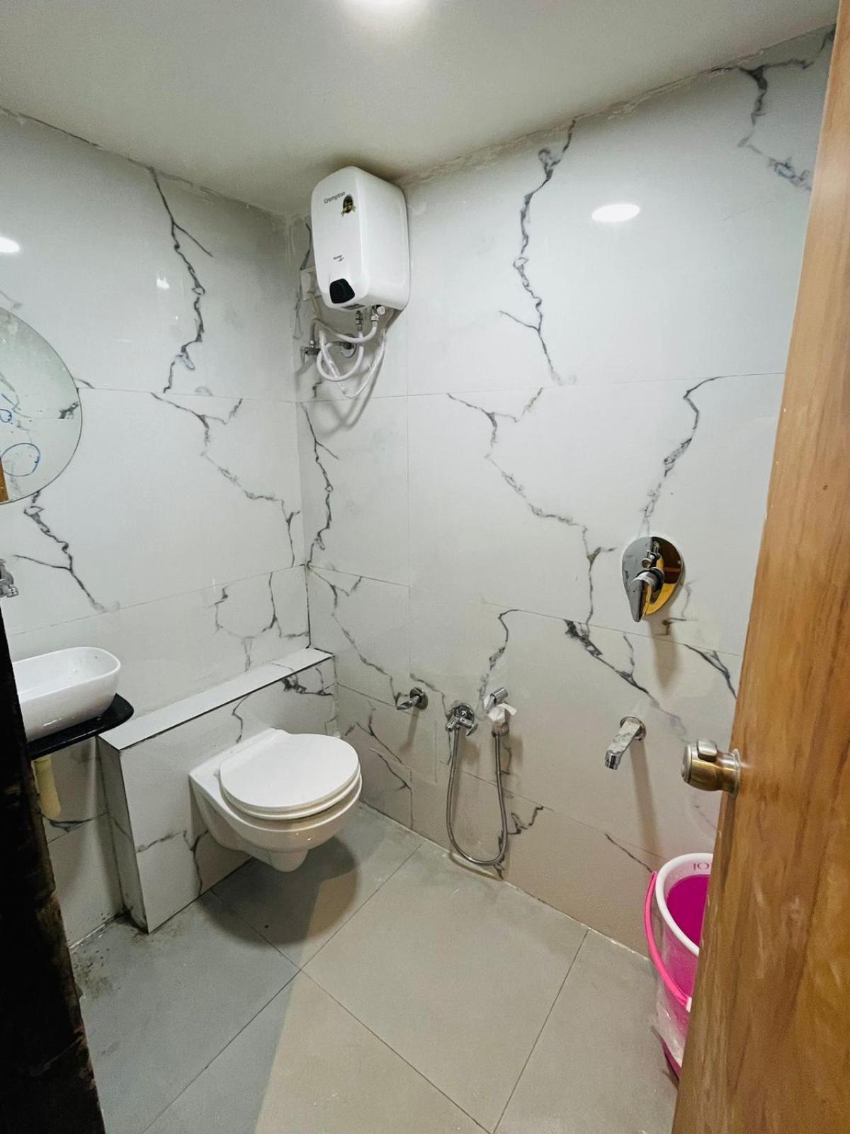 Hotel Paramount Villa Gandhinagar Extérieur photo