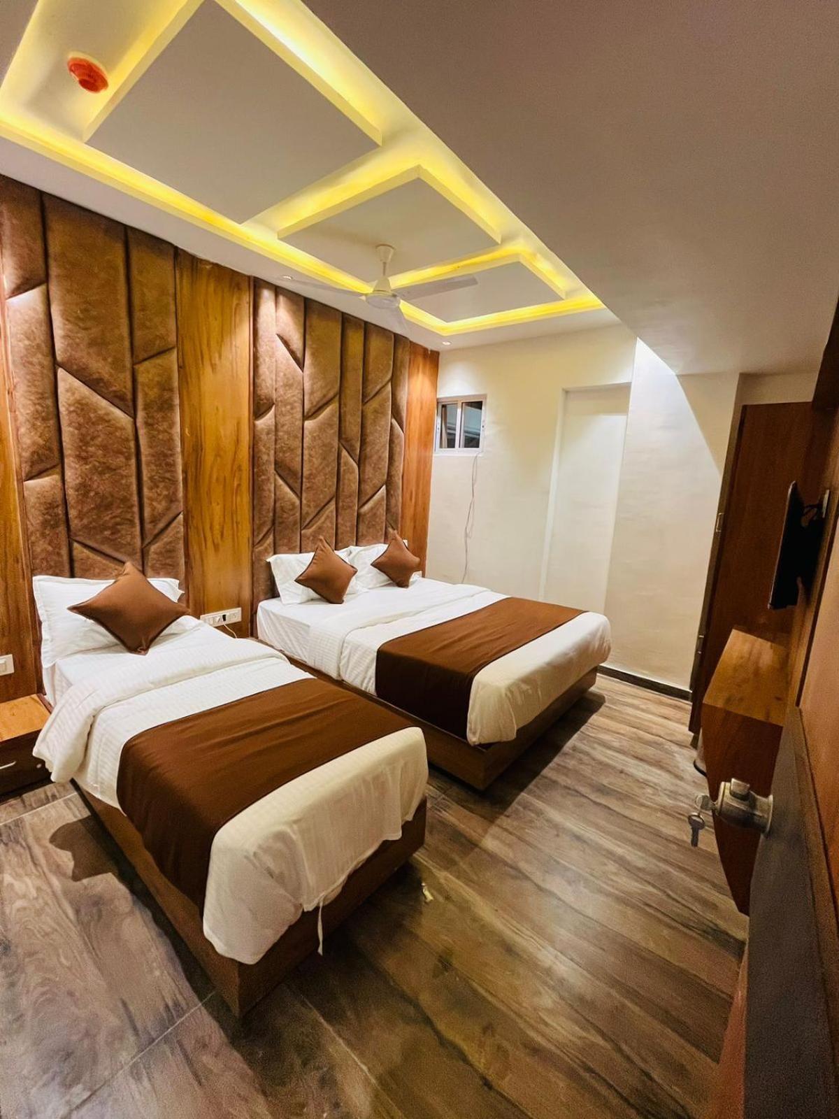 Hotel Paramount Villa Gandhinagar Extérieur photo