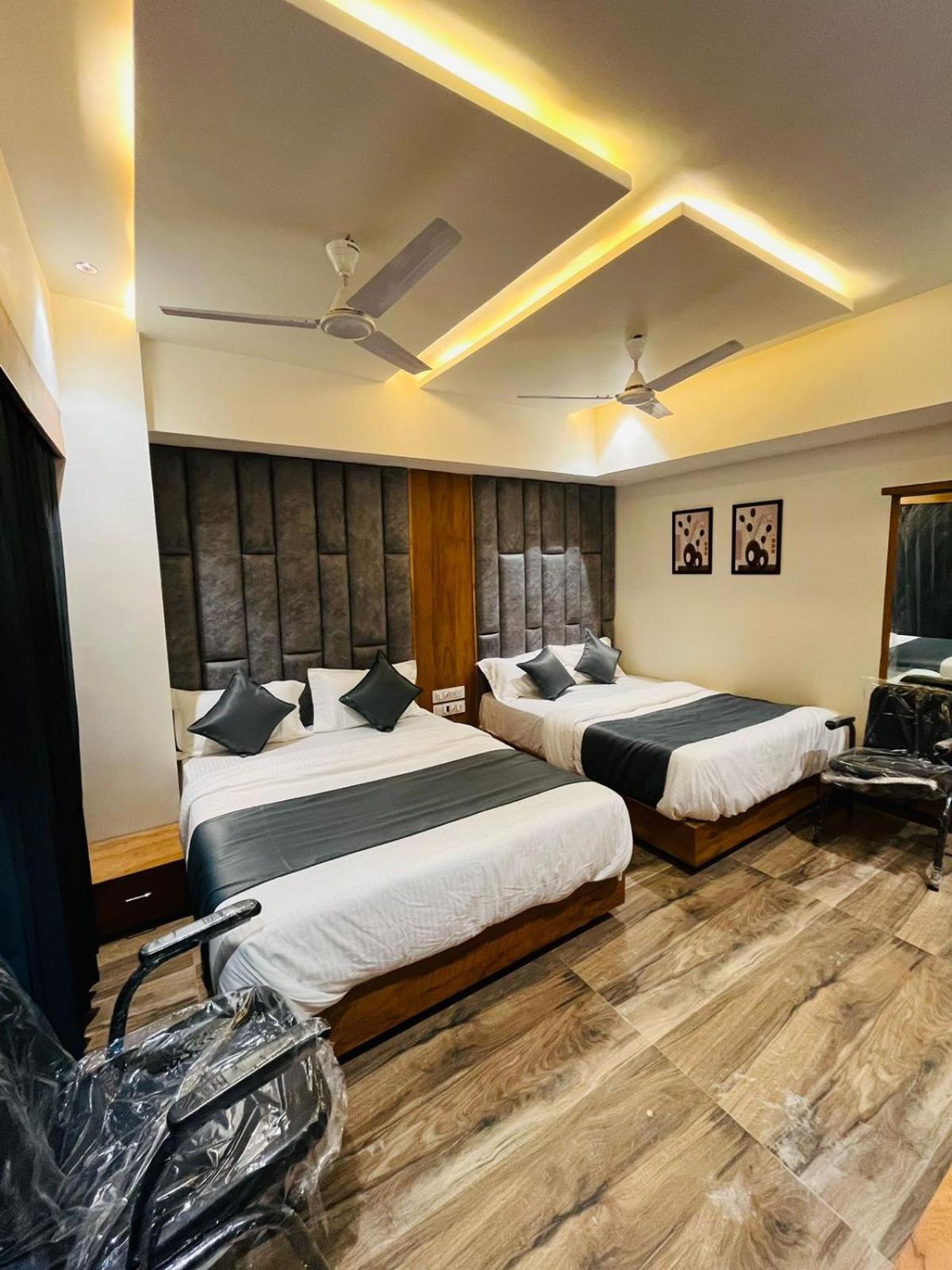 Hotel Paramount Villa Gandhinagar Extérieur photo
