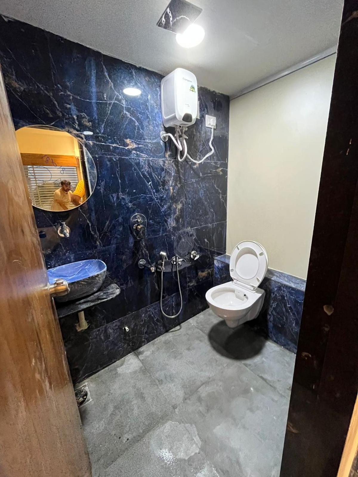 Hotel Paramount Villa Gandhinagar Extérieur photo
