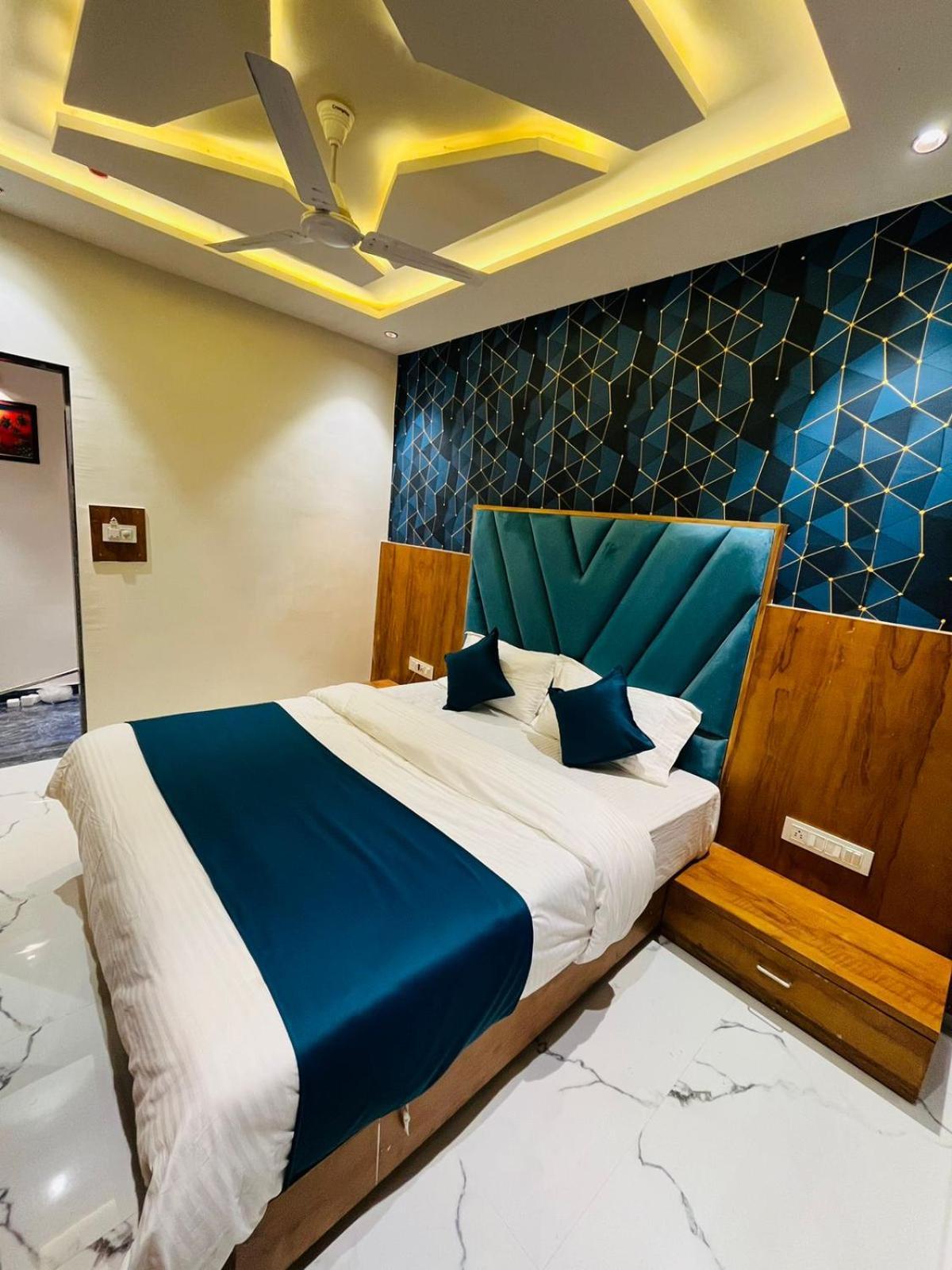Hotel Paramount Villa Gandhinagar Extérieur photo